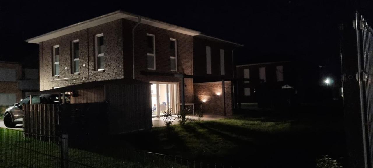 NEU!Moderne, lichtdurchflutete DHH, zentral, Garten, Wallbox, WLAN Butjadingen Exterior foto